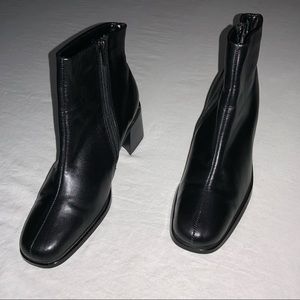 Black leather ankle boot 8.5 chunky heel